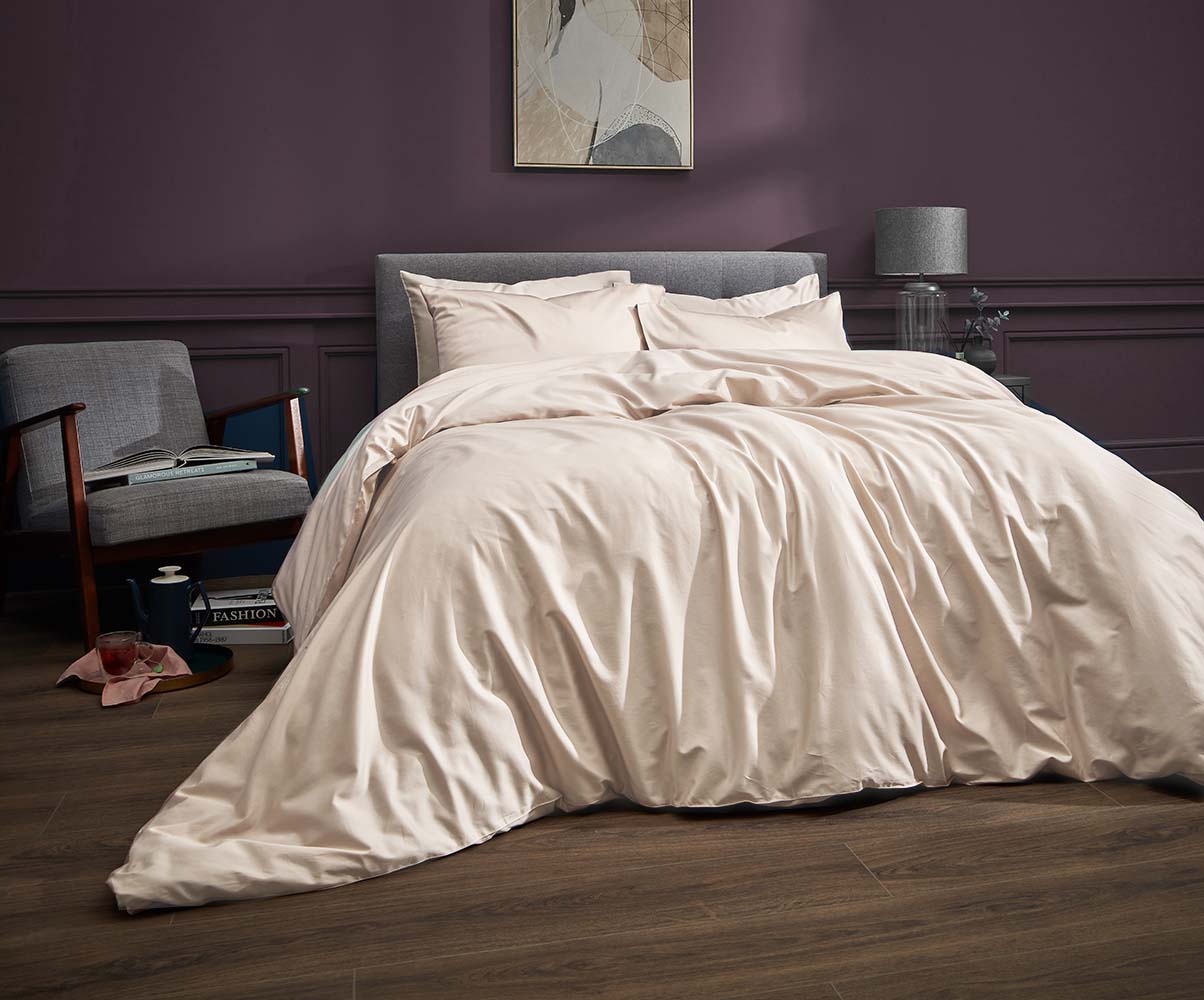 Premium Cotton Sateen Duvet Cover with Mother-of-Pearl Buttons «LUMEN»