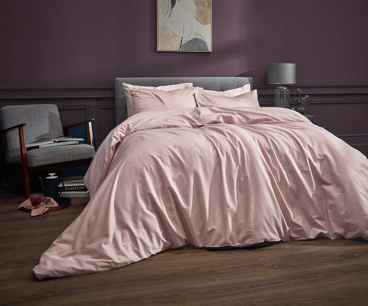 Premium Cotton Sateen Duvet Cover with Mother-of-Pearl Buttons «LUMEN»