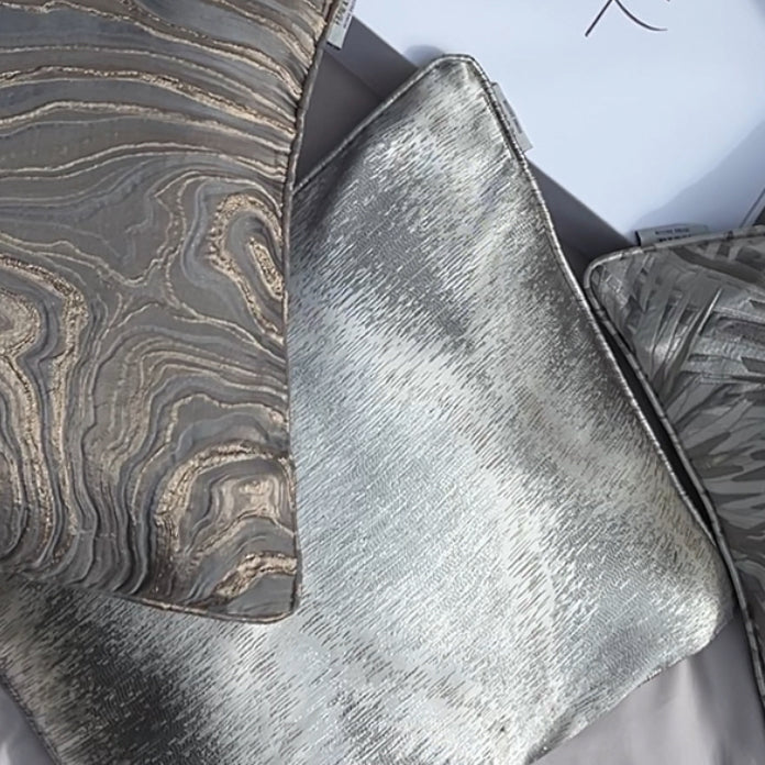 3D Jacquard Cushion Cover - SILVER FROST