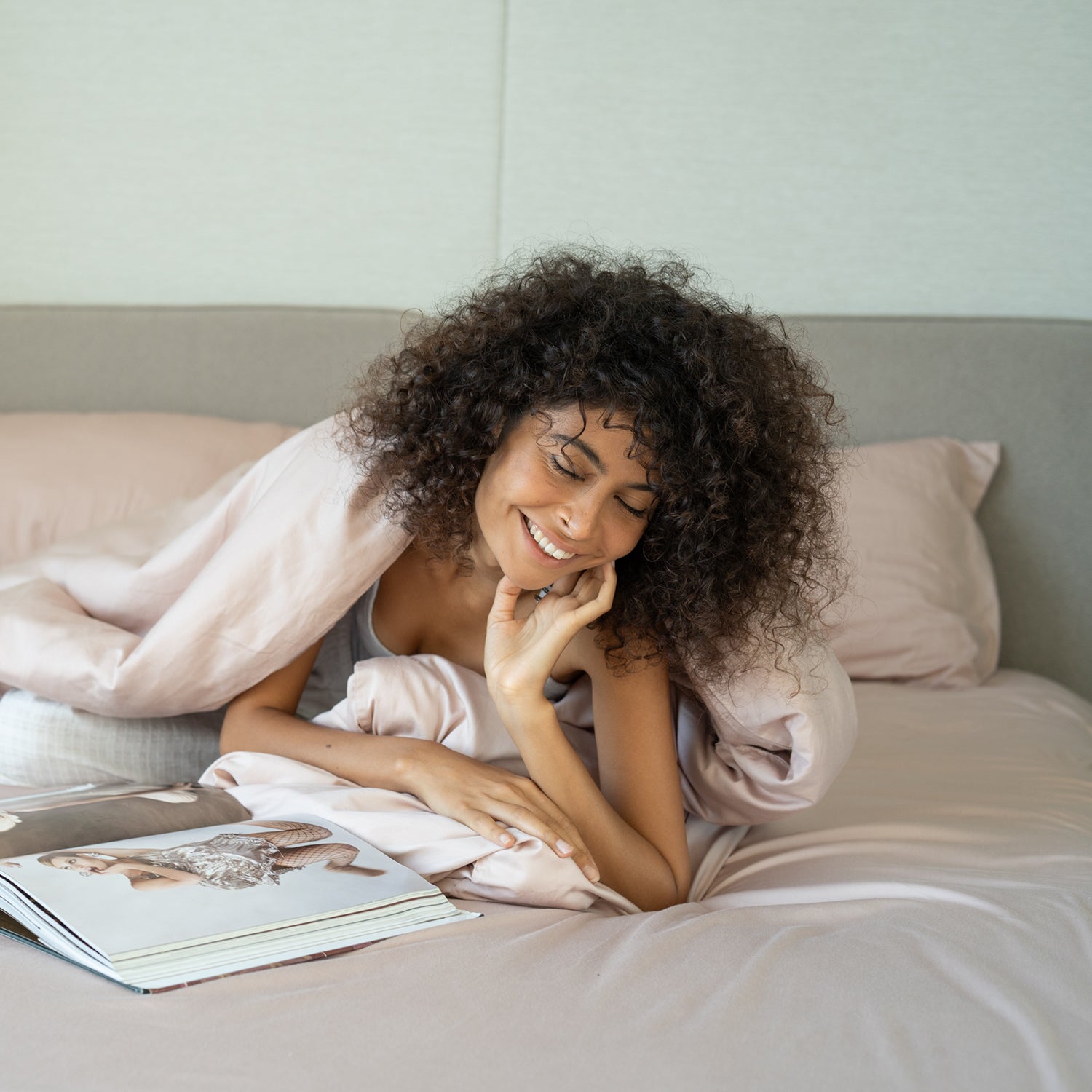 Premium Cotton Sateen Fitted Sheet «LUMEN»